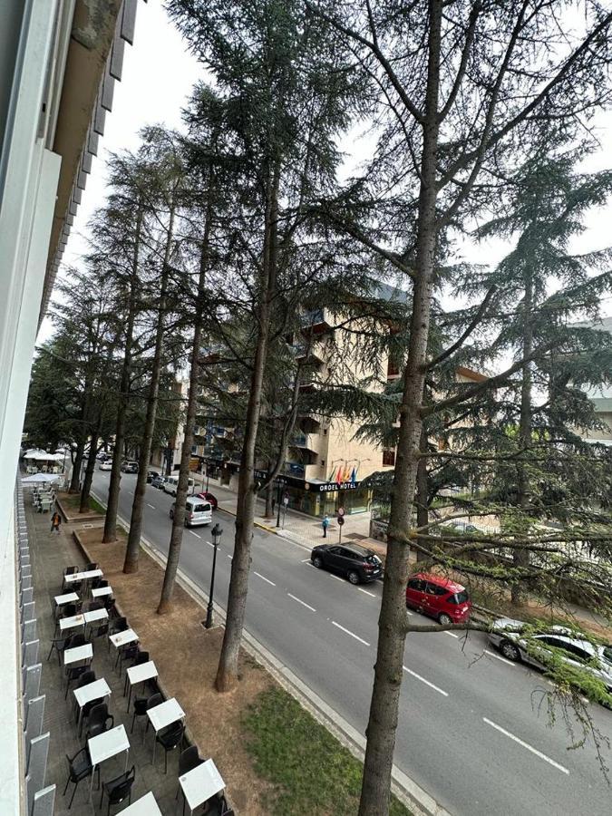 Apartament Apartamento De Lucerito Jaca Zewnętrze zdjęcie